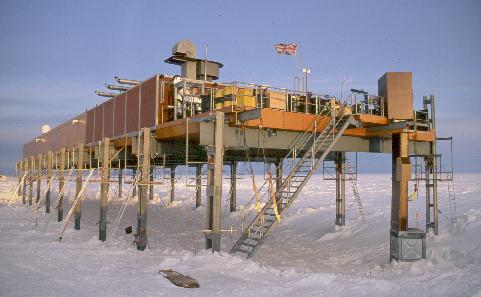 The main building at Halley - The Accomodation Building.